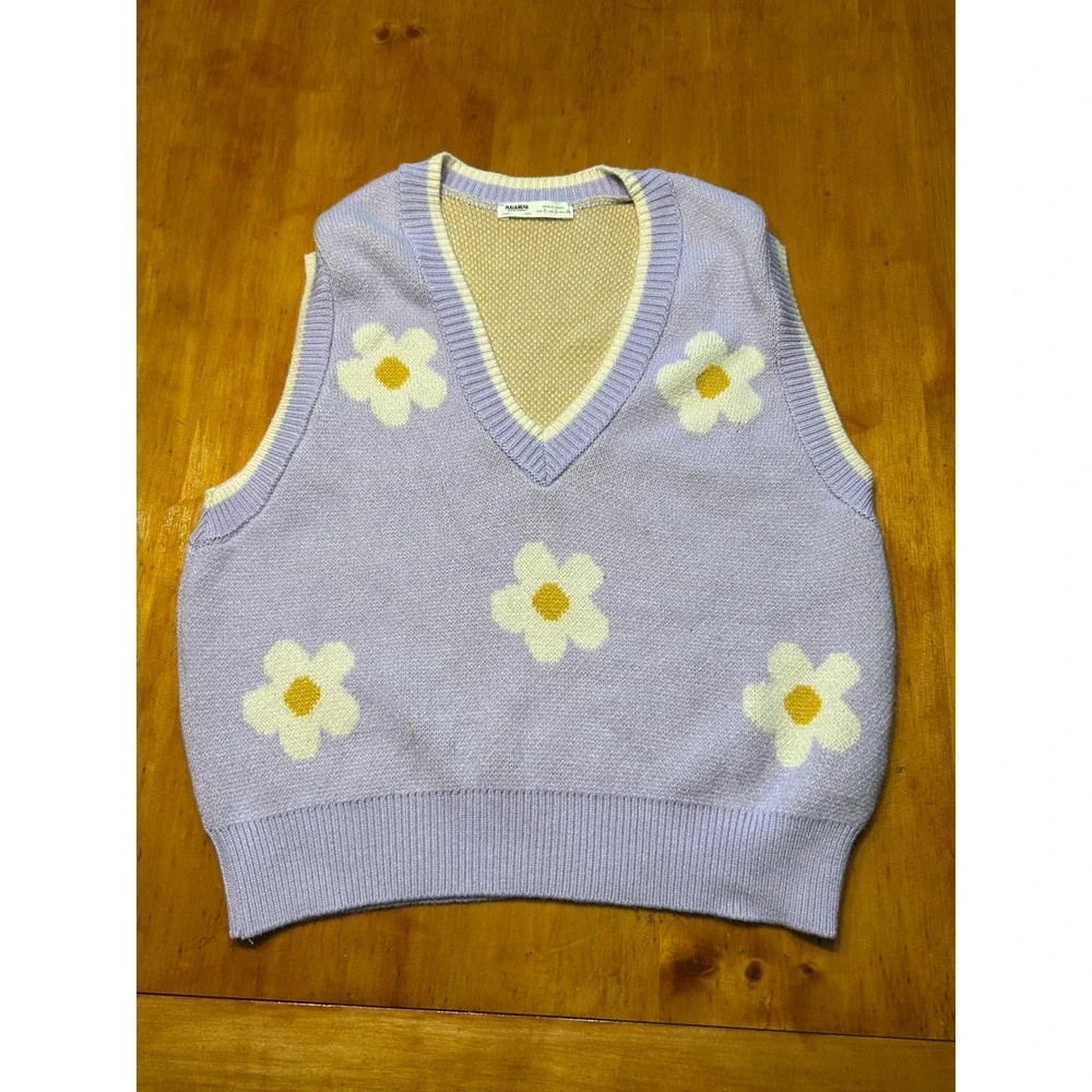 Pull&Bear Y2K Soft Indie Whimsy Lavender Daisy Floral Knit V-Neck Sweater Vest